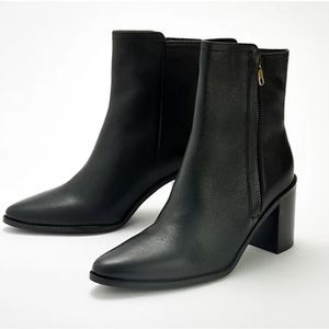 Seychelles Black Leather Heeled Ankle Boots - Desirable Size 6 NEW $189